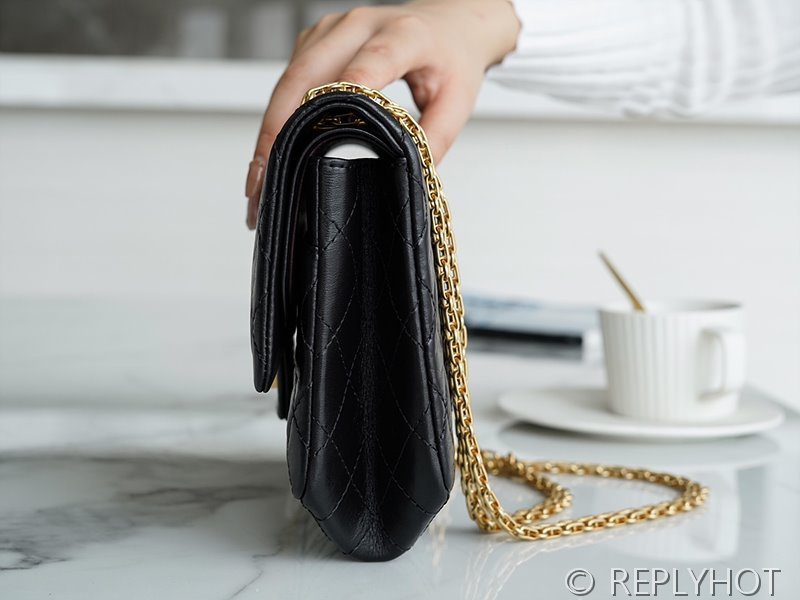 [하이엔드급] 샤넬 2.55 미디엄 플랩백 카프스킨 골드메탈 블랙 [매장가 1450만원대]