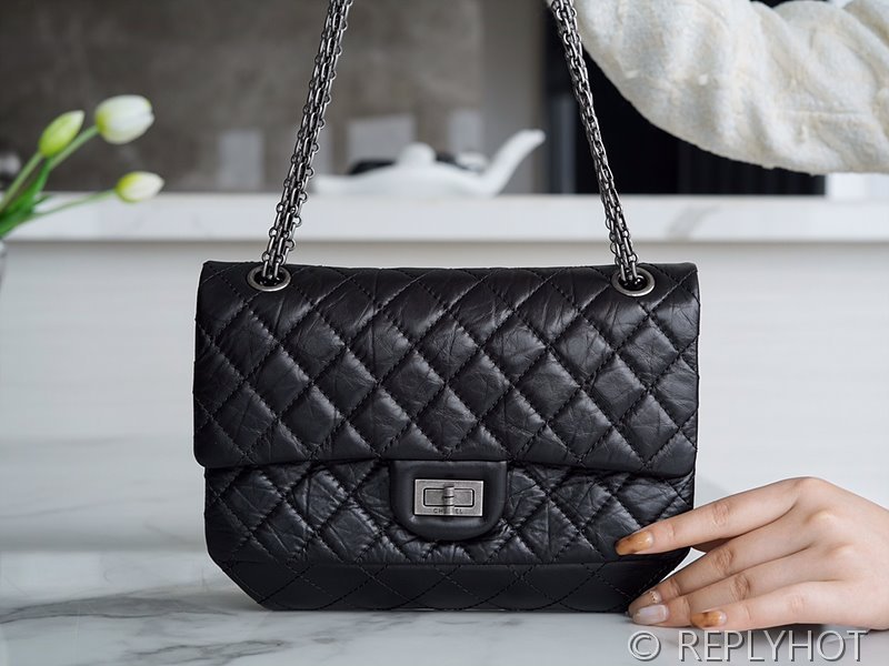 [하이엔드급] 샤넬 2.55 미디엄 플랩백 카프스킨 실버메탈 블랙 [매장가 1450만원대]