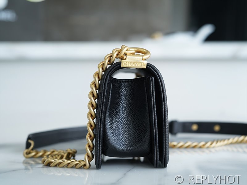 [하이엔드급] 샤넬 미니 보이백 카프스킨 골드메탈 블랙 [매장가 800만원대]