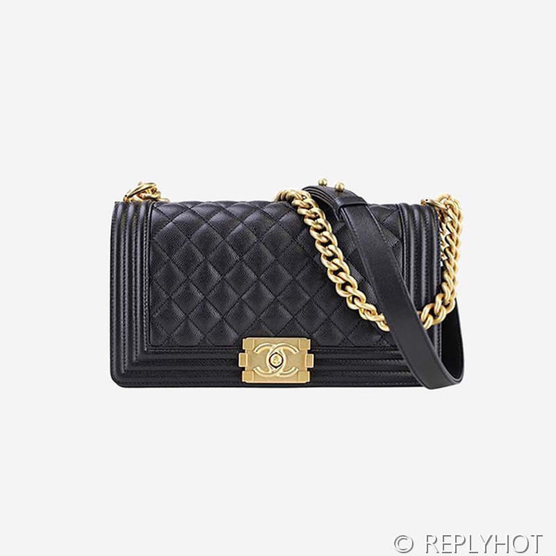 [하이엔드급] 샤넬 미디엄 보이백 캐비어 골드메탈 블랙 [매장가 1000만원대]