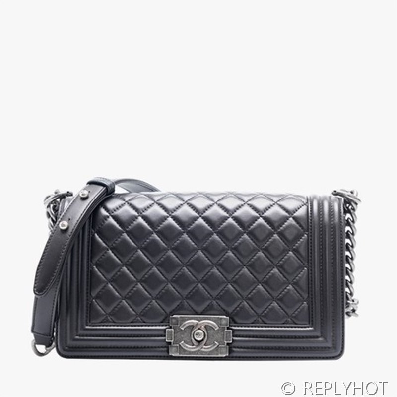 [하이엔드급] 샤넬 미디엄 보이백 램스킨 실버메탈 블랙 [매장가 1000만원대]