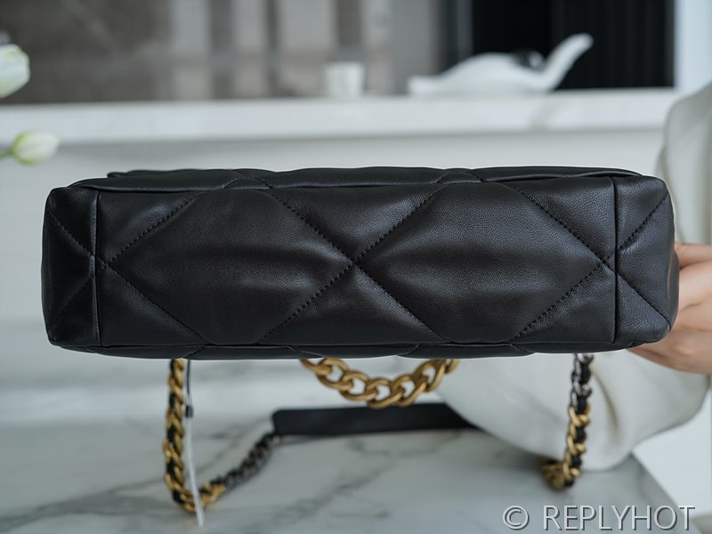 [하이엔드급] 샤넬 19 라지 핸드백 램스킨 실버&골드메탈 블랙 [매장가 1000만원대]