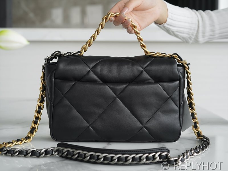 [하이엔드급] 샤넬 19 핸드백 램스킨 실버&골드메탈 블랙 [매장가 1000만원대]