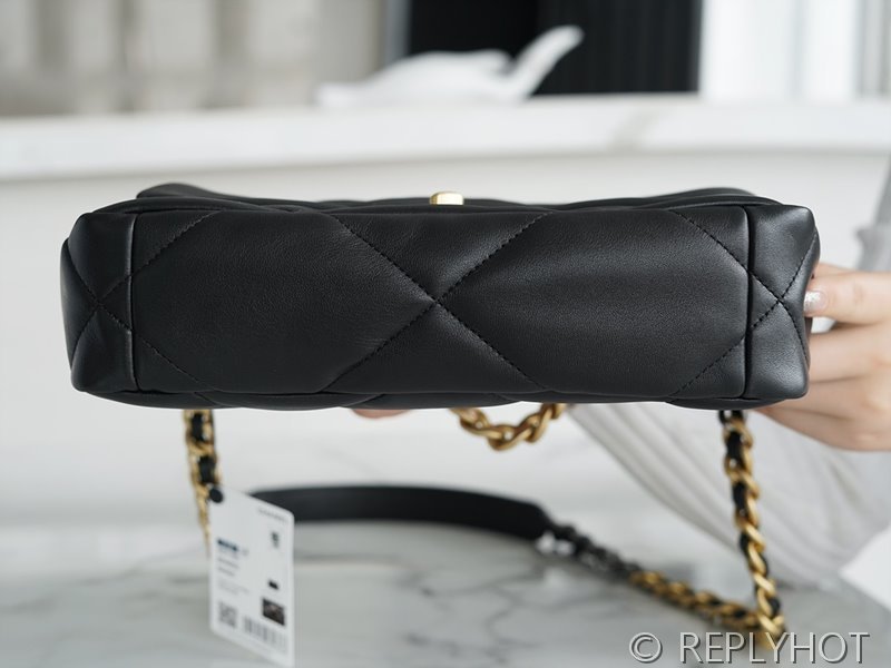 [하이엔드급] 샤넬 19 핸드백 램스킨 실버&골드메탈 블랙 [매장가 1000만원대]