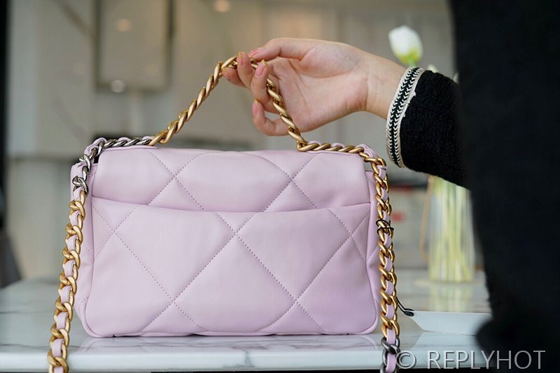 [하이엔드급] 샤넬 19 핸드백 램스킨 실버&골드메탈 핑크 [매장가 1000만원대]