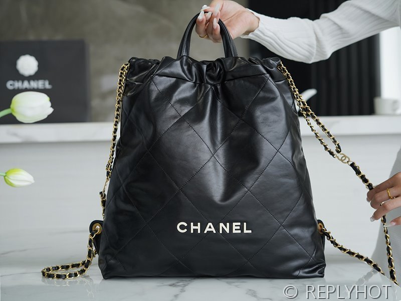 [하이엔드급] 샤넬 22 라지 백팩 카프스킨 화이트&골드메탈 블랙 [매장가 1000만원대]