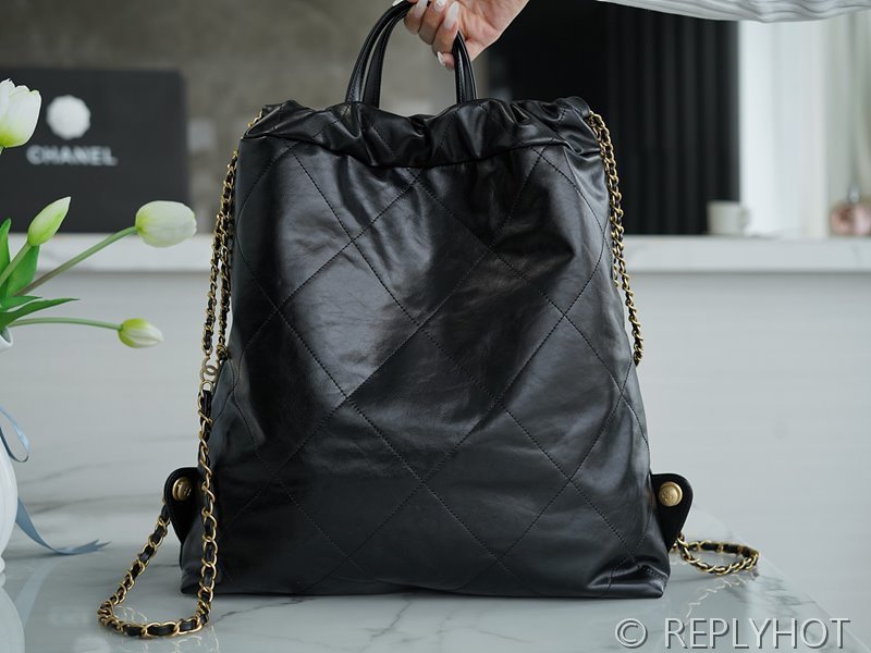 [하이엔드급] 샤넬 22 라지 백팩 카프스킨 화이트&골드메탈 블랙 [매장가 1000만원대]