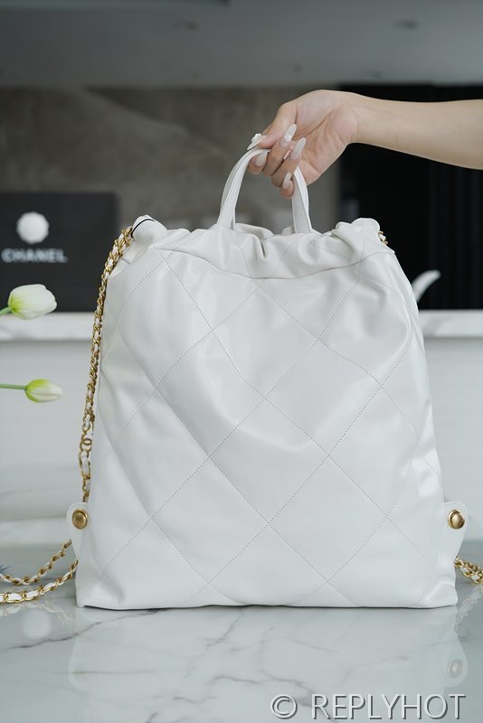 [하이엔드급] 샤넬 22 라지 백팩 카프스킨 블랙&골드메탈 화이트 [매장가 1000만원대]