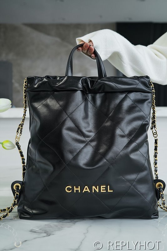 [하이엔드급] 샤넬 22 라지 백팩 카프스킨 골드메탈 블랙 [매장가 1000만원대]