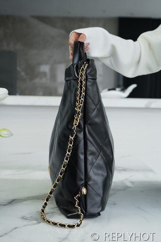 [하이엔드급] 샤넬 22 라지 백팩 카프스킨 골드메탈 블랙 [매장가 1000만원대]