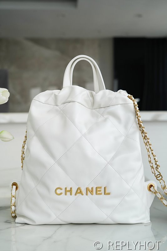 [하이엔드급] 샤넬 22 백팩 카프스킨 골드메탈 화이트 [매장가 800만원대]