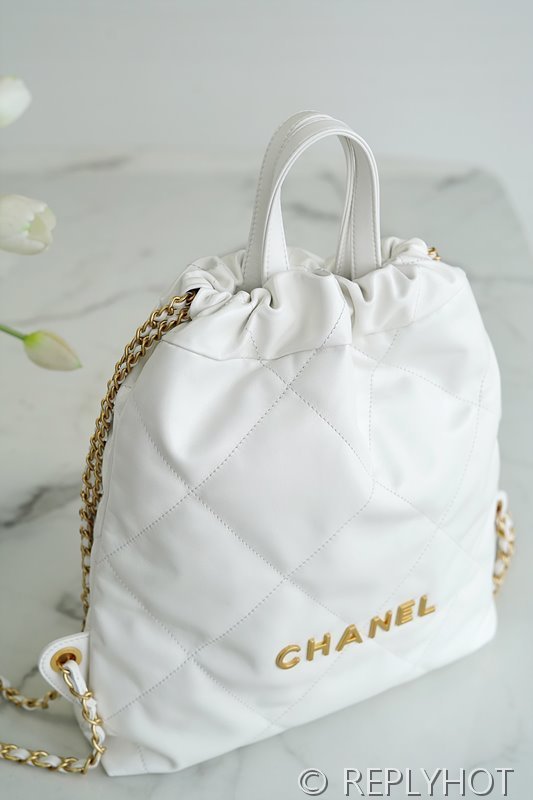 [하이엔드급] 샤넬 22 백팩 카프스킨 골드메탈 화이트 [매장가 800만원대]