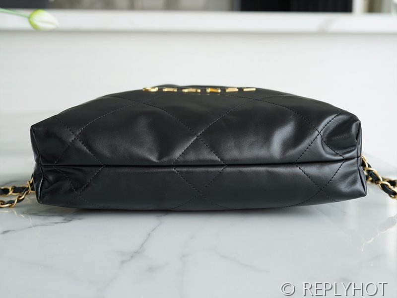 [하이엔드급] 샤넬 22 백팩 카프스킨 골드메탈 블랙 [매장가 800만원대]