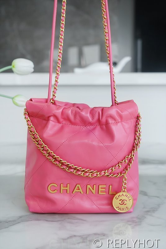 [하이엔드급] 샤넬 22 미니 핸드백 카프스킨 골드메탈 핑크 [매장가 900만원대]