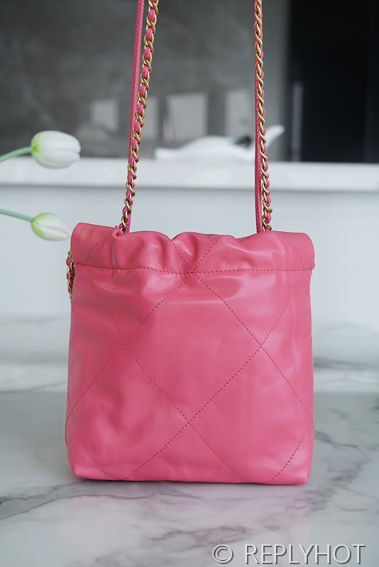 [하이엔드급] 샤넬 22 미니 핸드백 카프스킨 골드메탈 핑크 [매장가 900만원대]