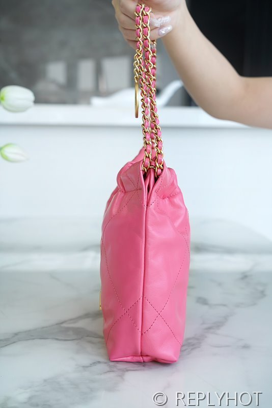 [하이엔드급] 샤넬 22 미니 핸드백 카프스킨 골드메탈 핑크 [매장가 900만원대]