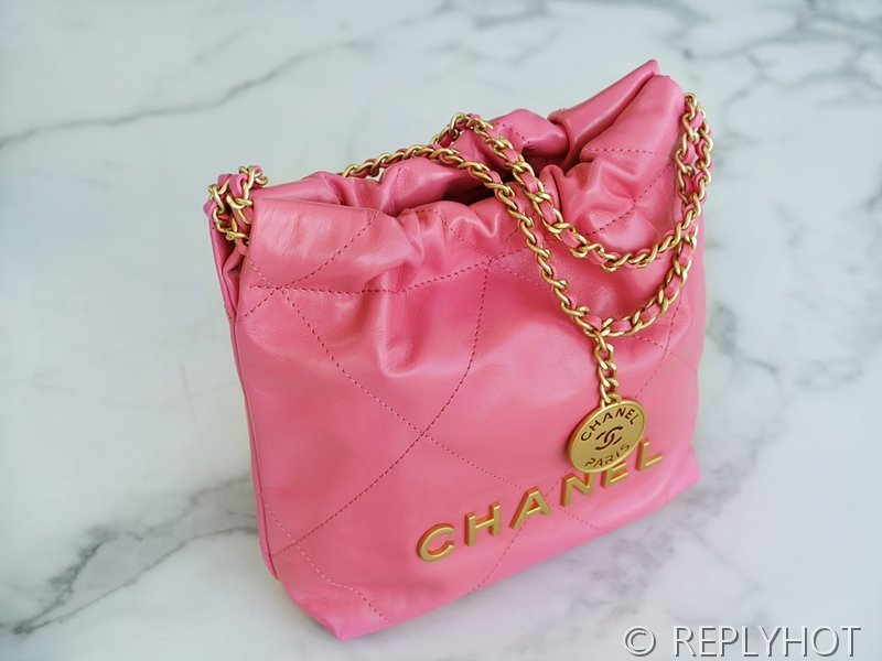 [하이엔드급] 샤넬 22 미니 핸드백 카프스킨 골드메탈 핑크 [매장가 900만원대]