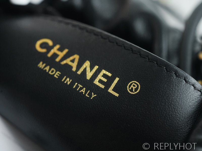 [하이엔드급] 샤넬 22 미니 핸드백 카프스킨 골드메탈 블랙 [매장가 900만원대]