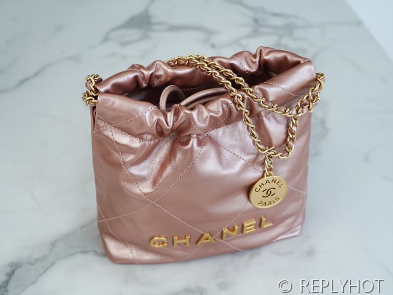[하이엔드급] 샤넬 22 미니 핸드백 카프스킨 핑크 골드메탈 핑크 [매장가 900만원대]