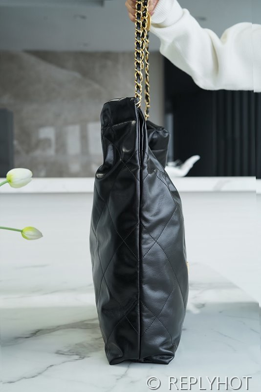 [하이엔드급] 샤넬 22 라지 핸드백 카프스킨 골드메탈 블랙 [매장가 1300만원대]