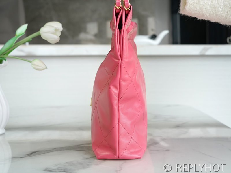 [하이엔드급] 샤넬 22 스몰 핸드백 카프스킨 골드메탈 핑크 [매장가 1000만원대]