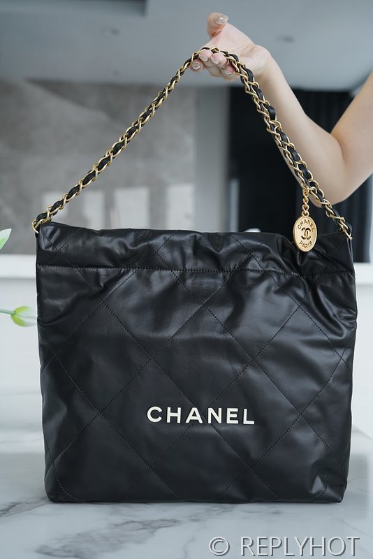 [하이엔드급] 샤넬 22 스몰 핸드백 카프스킨 화이트&골드메탈 블랙 [매장가 1000만원대]