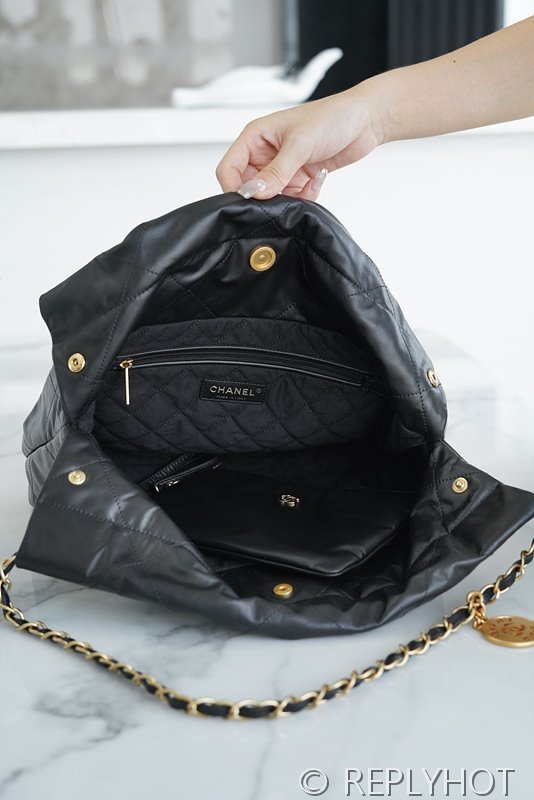 [하이엔드급] 샤넬 22 스몰 핸드백 카프스킨 화이트&골드메탈 블랙 [매장가 1000만원대]