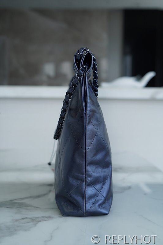 [하이엔드급] 샤넬 22 스몰 핸드백 [매장가 1000만원대]