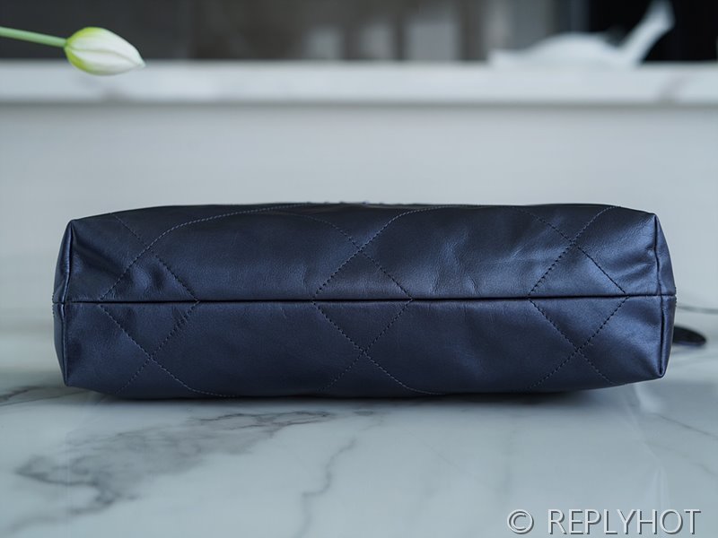 [하이엔드급] 샤넬 22 스몰 핸드백 [매장가 1000만원대]