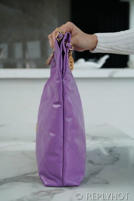 [하이엔드급] 샤넬 22 미디엄 핸드백 카프스킨 골드메탈 퍼플 [매장가 1000만원대]