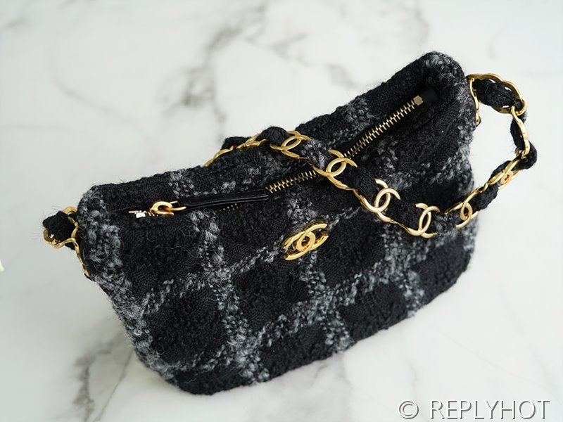 [하이엔드급] 샤넬 22 CC로고 호보백 트위드 골드메탈 블랙&그레이 [매장가 700만원대]