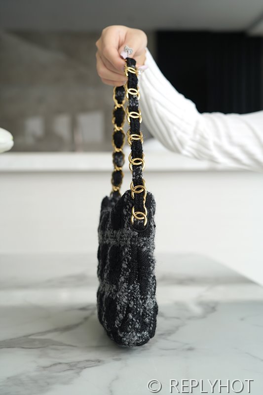 [하이엔드급] 샤넬 22 CC로고 호보백 트위드 골드메탈 블랙&그레이 [매장가 700만원대]