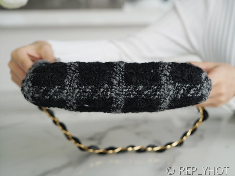 [하이엔드급] 샤넬 22 CC로고 호보백 트위드 골드메탈 블랙&그레이 [매장가 700만원대]