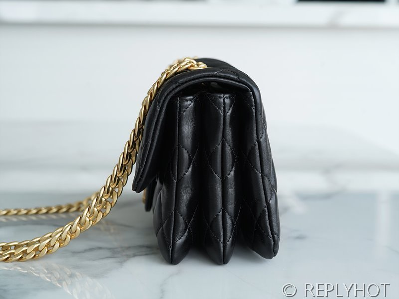 [하이엔드급] 샤넬 22K 스몰 플랩백 램스킨 골드메탈 블랙 [매장가 850만원대]