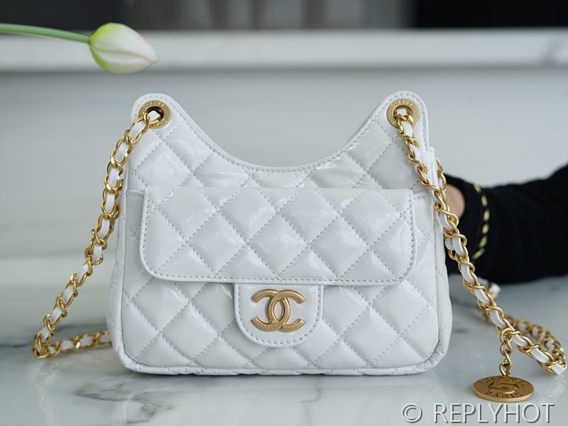 [하이엔드급] 샤넬 23 포켓 체인 스몰 호보백 페이던트 골드메탈 화이트 [매장가 1000만원대]