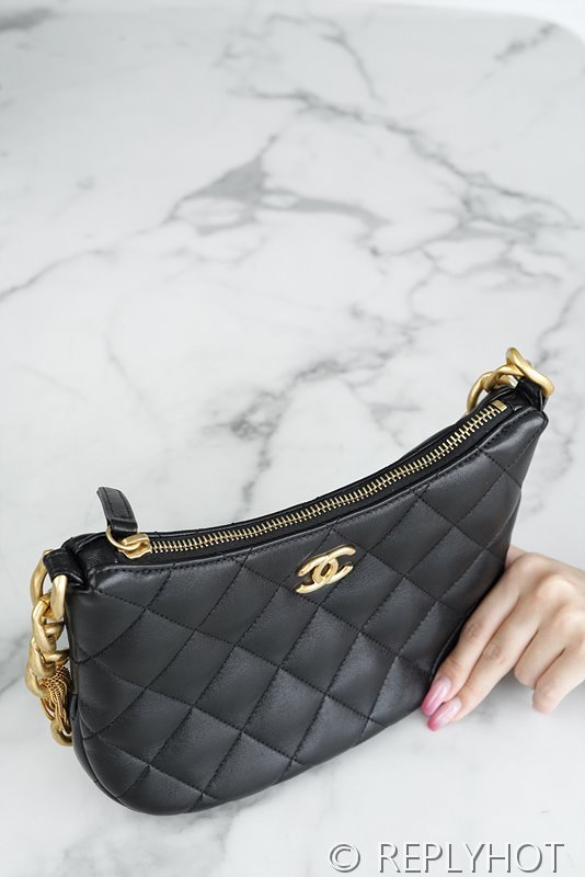 [하이엔드급] 샤넬 23 램스킨 골드메탈 블랙 호보백 [매장가 816만원대]