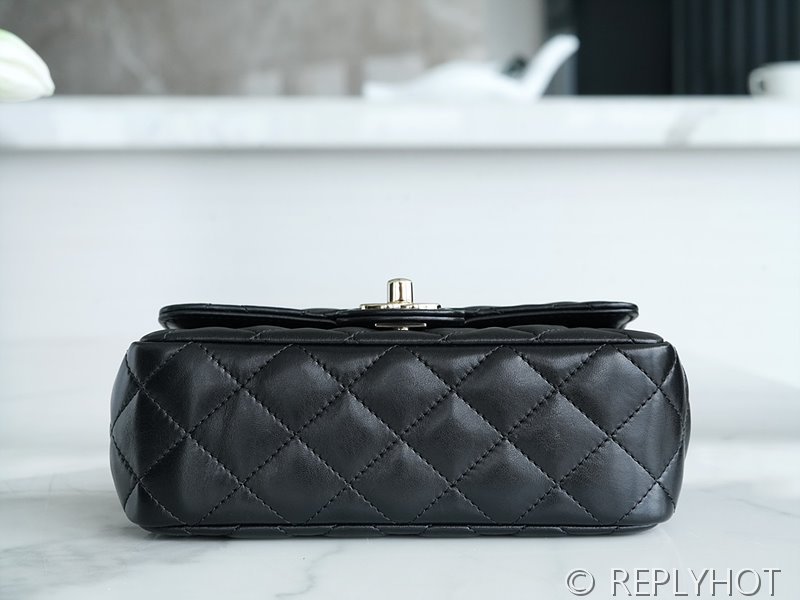 [하이엔드급] 샤넬 23 체인 크리스탈 탑핸들 뉴미니백 램스킨 골드메탈 블랙 [매장가 1000만원대]