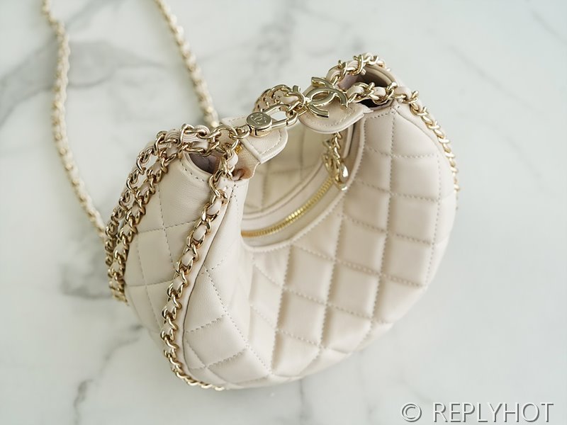 [하이엔드급] 샤넬 23 스몰 호보백 램스킨 골드메탈 베이지 [매장가 667만원대]