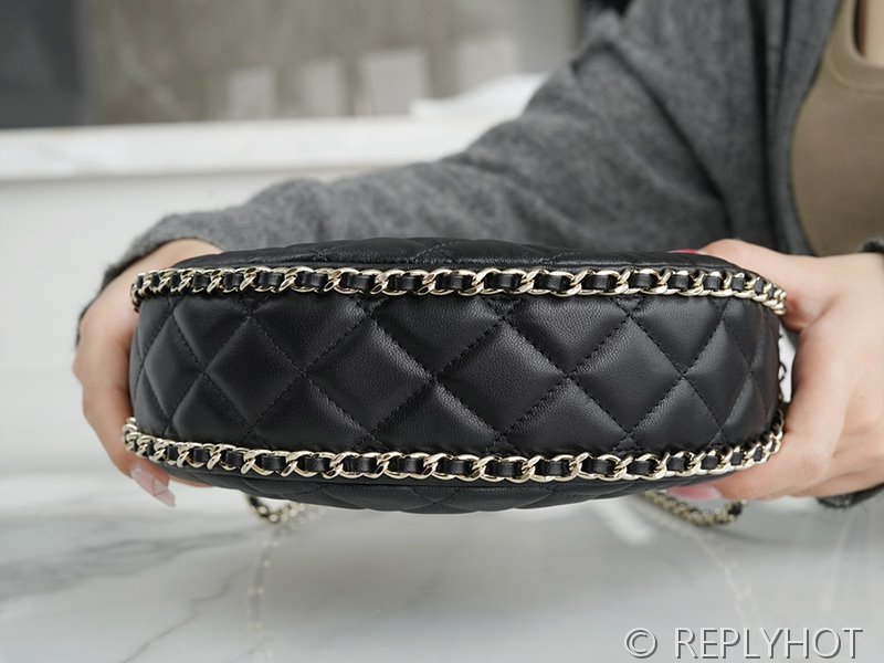 [하이엔드급] 샤넬 23 스몰 호보백 램스킨 골드메탈 블랙 [매장가 667만원대]