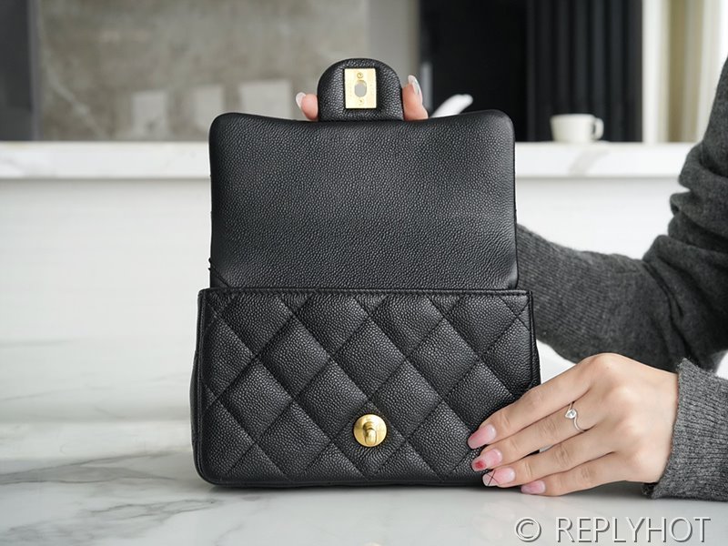[하이엔드급] 샤넬 23 하트볼 뉴미니백 카프스킨 골드메탈 블랙 [매장가 900만원대]