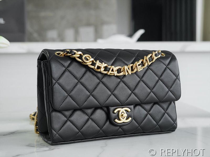 [하이엔드급] 샤넬 23p 로고 플랩백 램스킨 골드메탈 블랙 [매장가 880만원대]