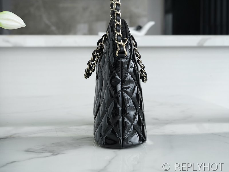 [하이엔드급] 샤넬 23S 페이던트 스몰 쇼핑백 골드메탈 블랙 [매장가 850만원대]