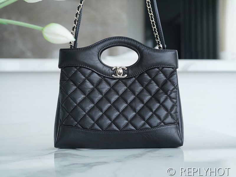 [하이엔드급] 샤넬 31 쇼핑백 카프스킨 골드메탈 블랙 [매장가 950만원대]