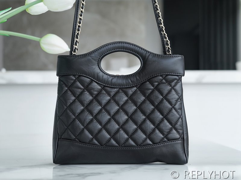 [하이엔드급] 샤넬 31 쇼핑백 카프스킨 골드메탈 블랙 [매장가 950만원대]