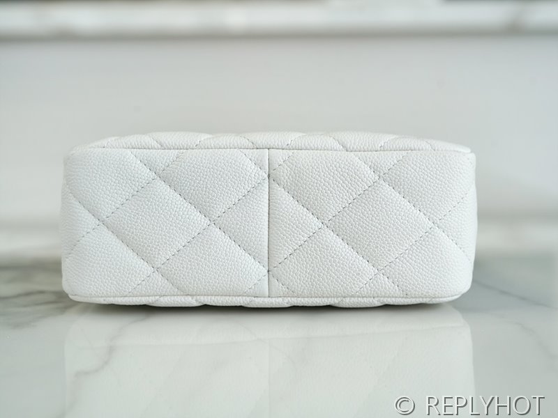 [하이엔드급] 샤넬 골드 하트볼 체인 스몰 호보백 카프스킨 골드메탈 화이트 [매장가 900만원대]