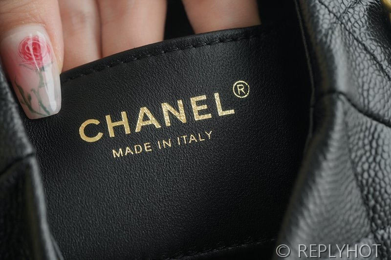 [하이엔드급] 샤넬 골드 하트볼 체인 스몰 호보백 카프스킨 골드메탈 블랙 [매장가 900만원대]