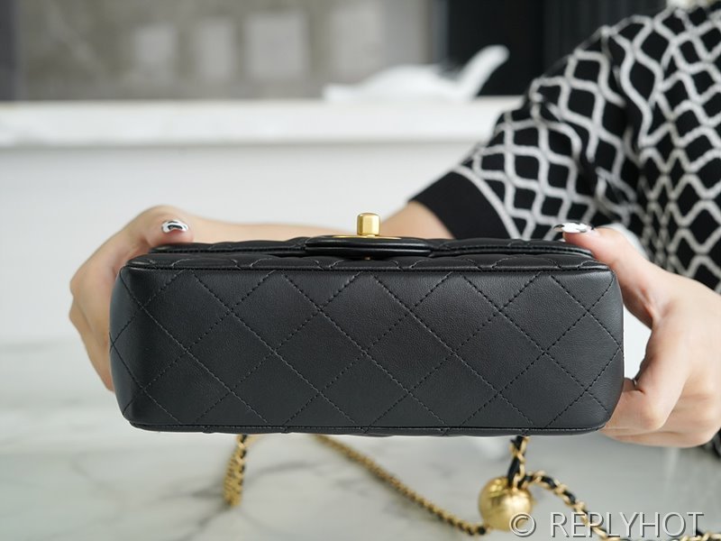[하이엔드급] 샤넬 골드볼 뉴미니백 램스킨 골드메탈 블랙 [매장가 950만원대]