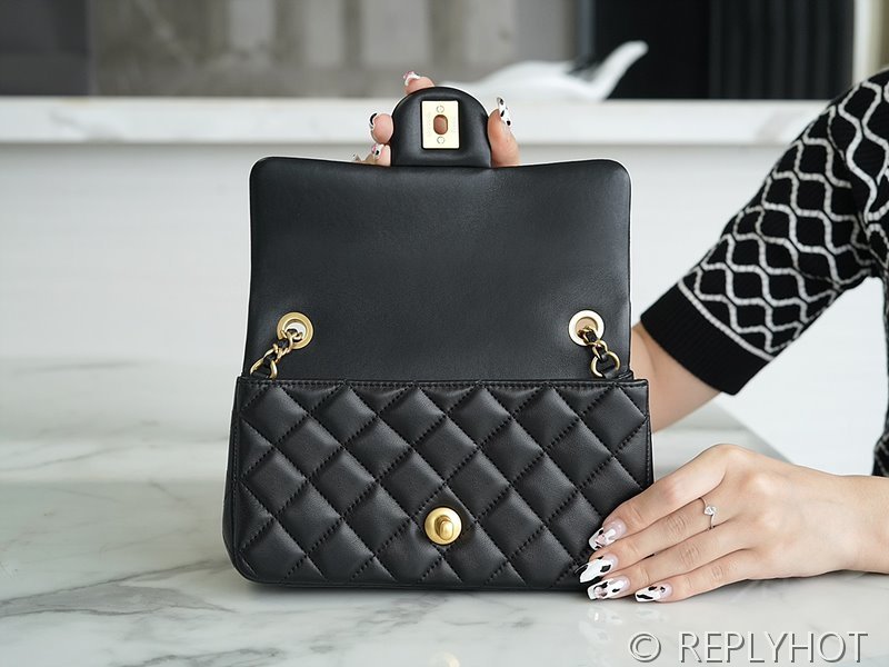 [하이엔드급] 샤넬 골드볼 뉴미니백 램스킨 골드메탈 블랙 [매장가 950만원대]