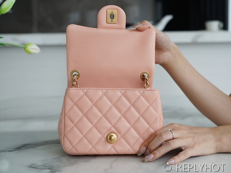 [하이엔드급] 샤넬 골드볼 쁘띠삭 체인 크로스백 램스킨 골드메탈 핑크 [매장가 850만원대]