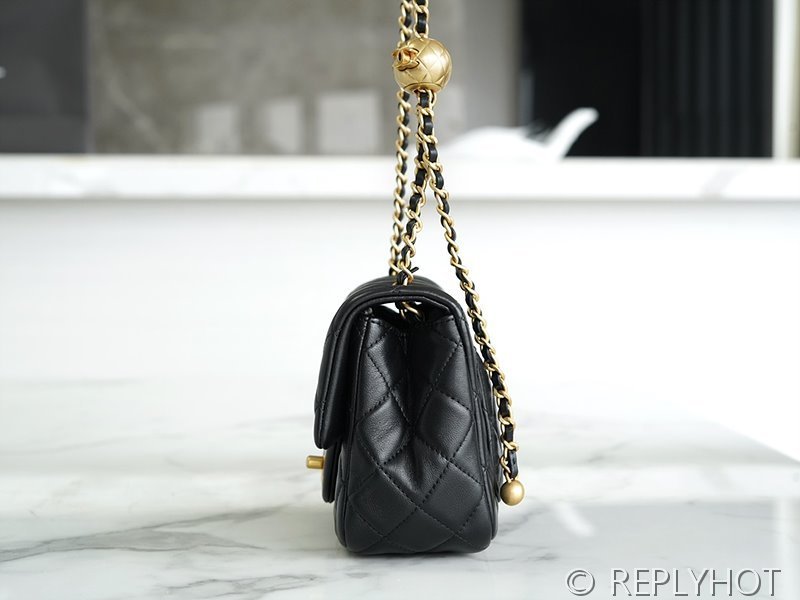 [하이엔드급] 샤넬 골드볼 쁘띠삭 체인 크로스백 램스킨 골드메탈 블랙 [매장가 850만원대]